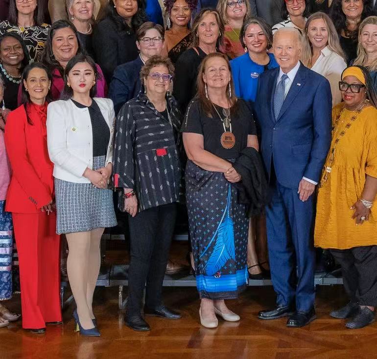 Alecto engaging policymakers at a roundtable